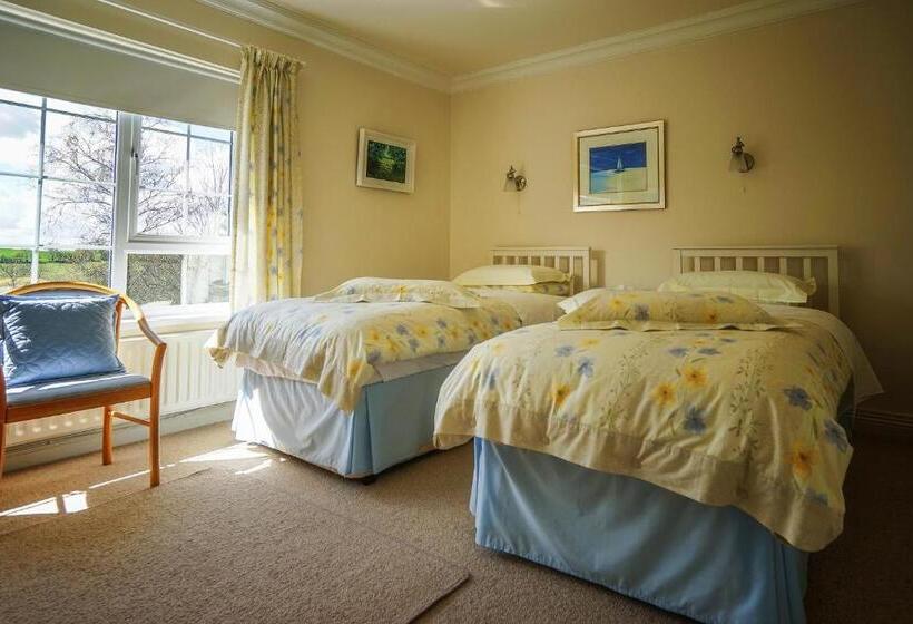 Bed and Breakfast Tattykeel House