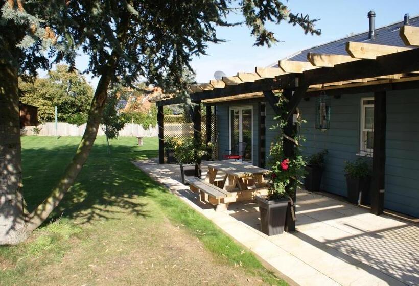 ベッドアンドブレックファースト Tirah Guest House