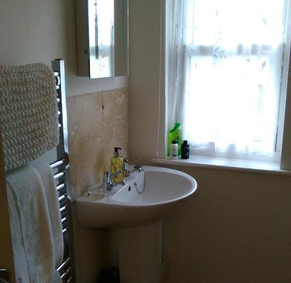 ベッドアンドブレックファースト Tirah Guest House