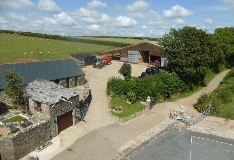 צימר Tregondale Manor Farm