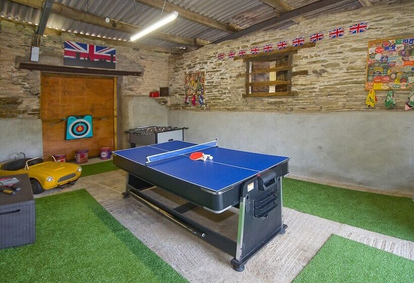 צימר Tregondale Manor Farm