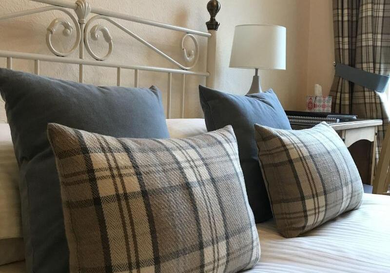 민박 West Plean House