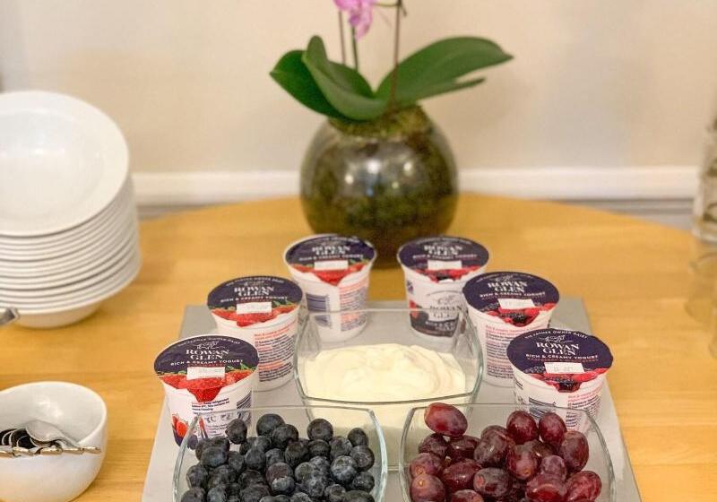 민박 West Plean House