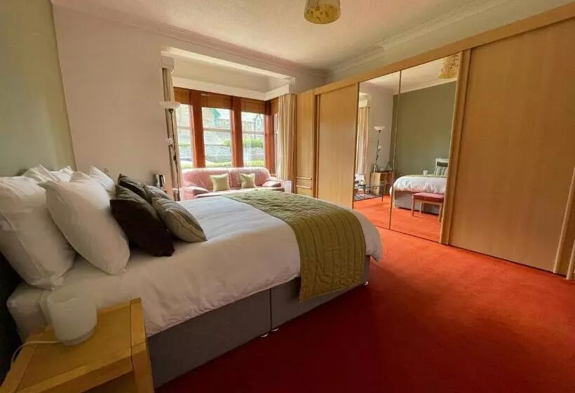 Blackburn Villa B&b