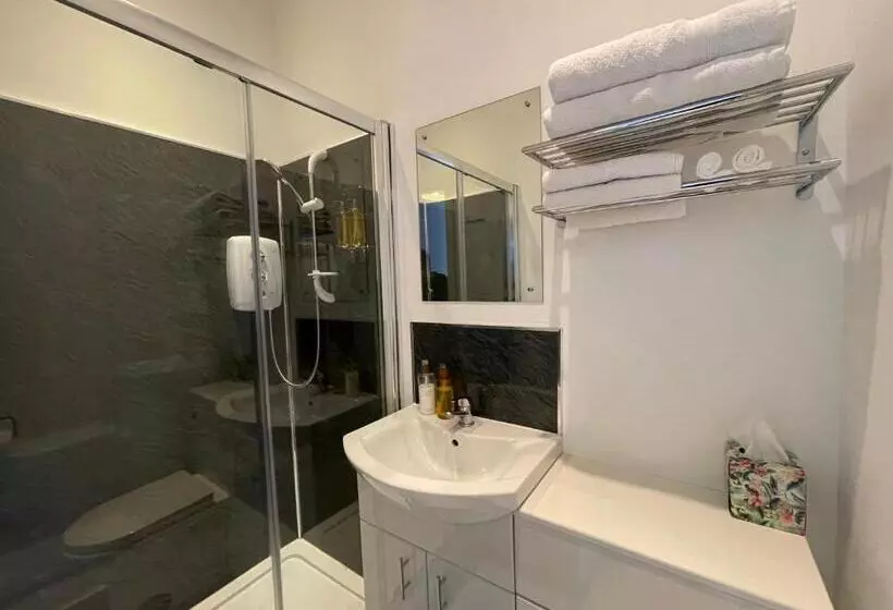 Blackburn Villa B&b