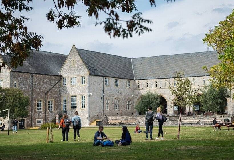 בית מלון כפרי Ashton Court