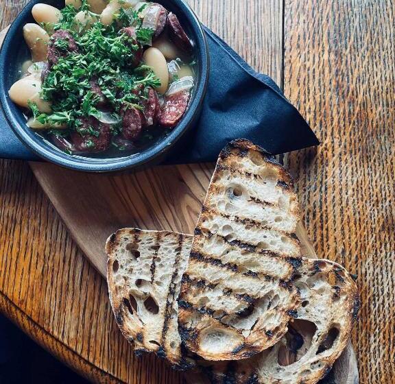 Отель Suie Hunting Lodge