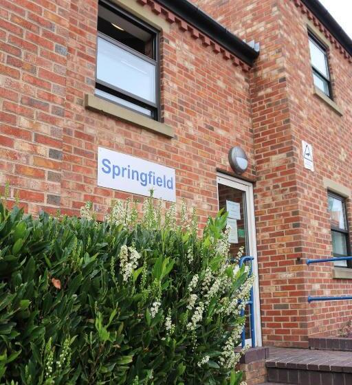 בית מלון כפרי Wilson Carlile Centre