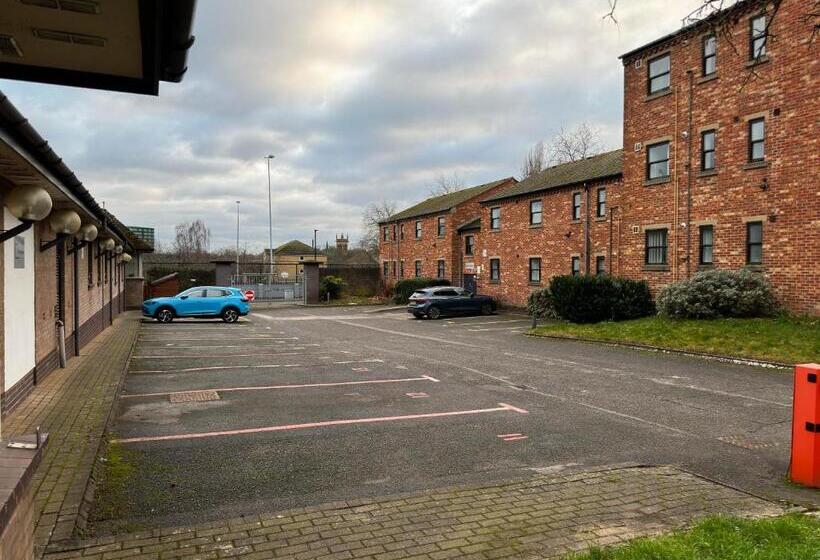 בית מלון כפרי Wilson Carlile Centre