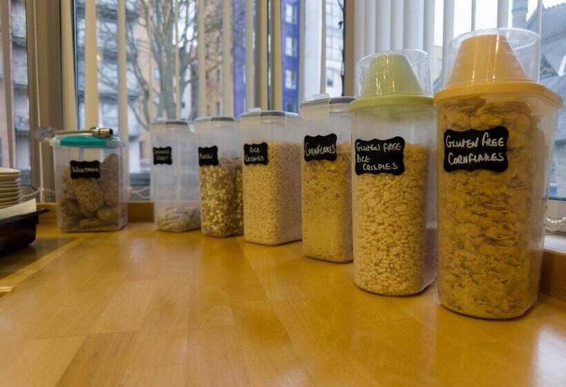 בית מלון כפרי Wilson Carlile Centre