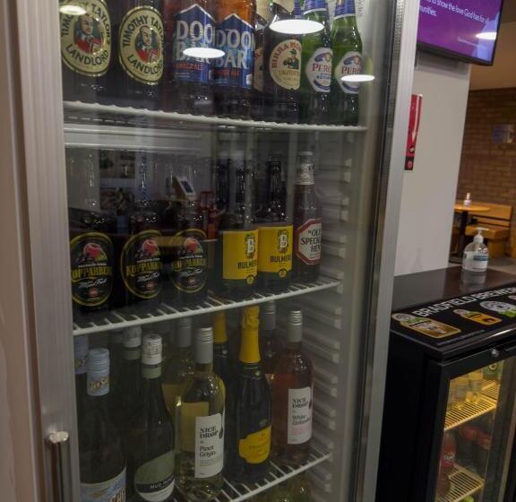 בית מלון כפרי Wilson Carlile Centre