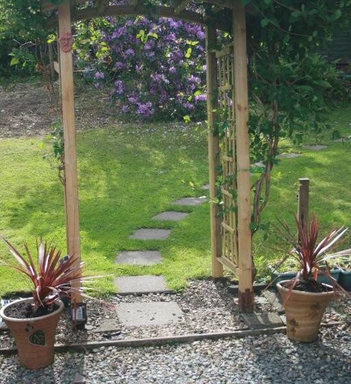 School House Cottage B&b And Tea Garden