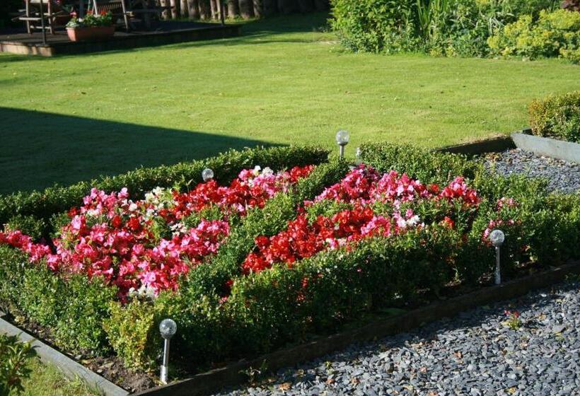 School House Cottage B&b And Tea Garden