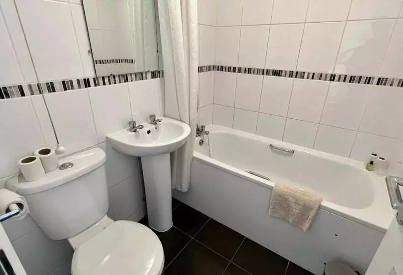 ベッドアンドブレックファースト Calverts Hotel   Newport, Isle Of Wight
