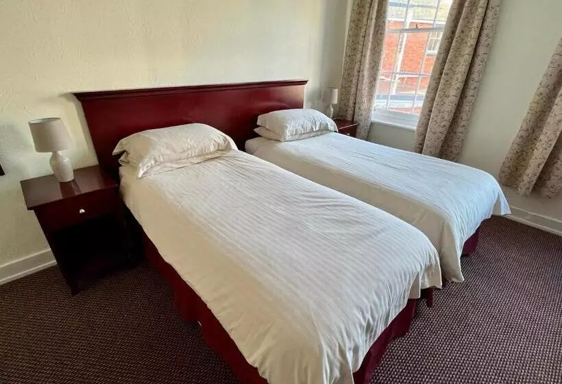 ベッドアンドブレックファースト Calverts Hotel   Newport, Isle Of Wight