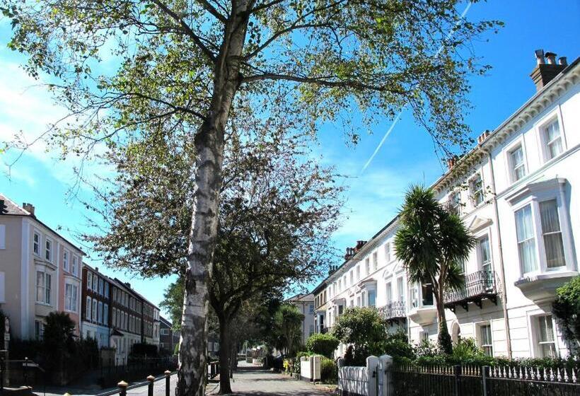 Bed and Breakfast Calverts Hotel   Newport, Isle Of Wight