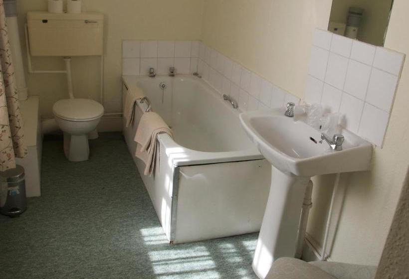 Bed and Breakfast Calverts Hotel   Newport, Isle Of Wight