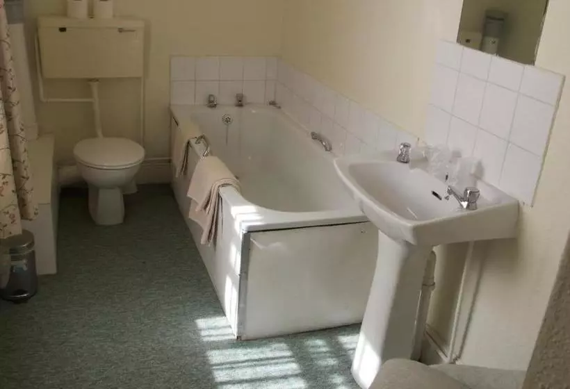 ベッドアンドブレックファースト Calverts Hotel   Newport, Isle Of Wight