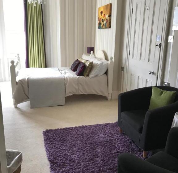 مبيت وإفطار Crickleigh House