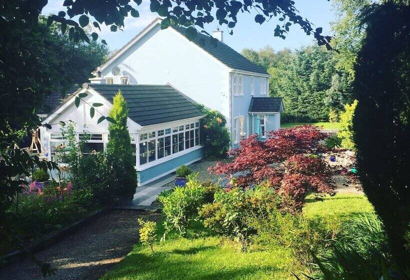 تختخواب و صبحانه Five Oaks