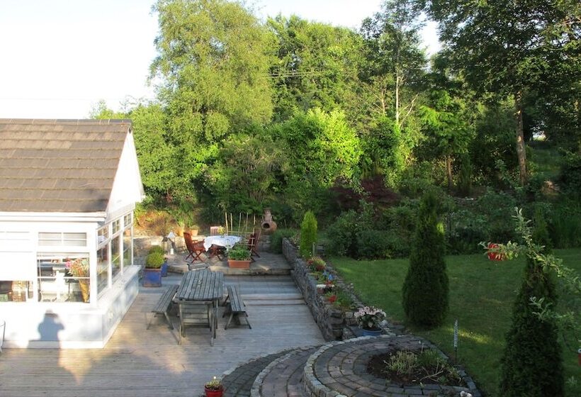 تختخواب و صبحانه Five Oaks