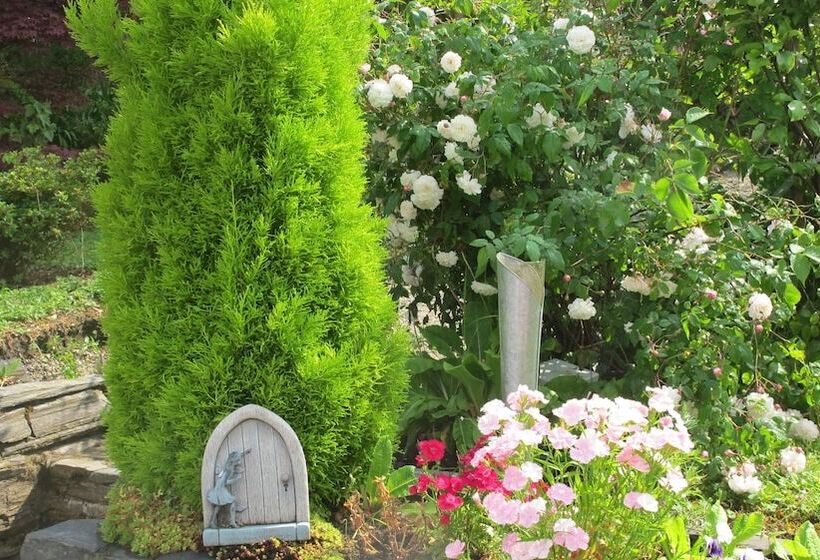 تختخواب و صبحانه Five Oaks