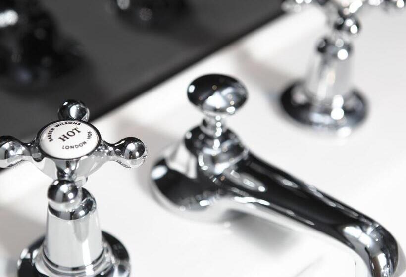 تختخواب و صبحانه The Broad Leys