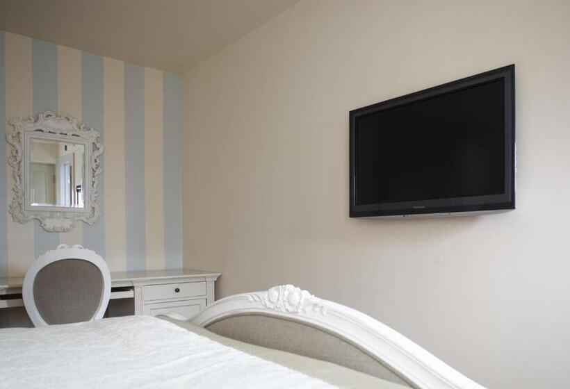 تختخواب و صبحانه The Broad Leys