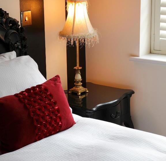 تختخواب و صبحانه The Broad Leys