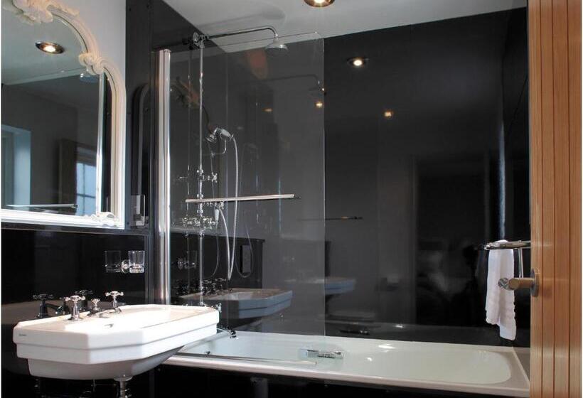 تختخواب و صبحانه The Broad Leys