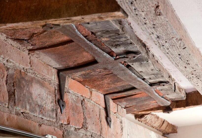 تختخواب و صبحانه The Broad Leys