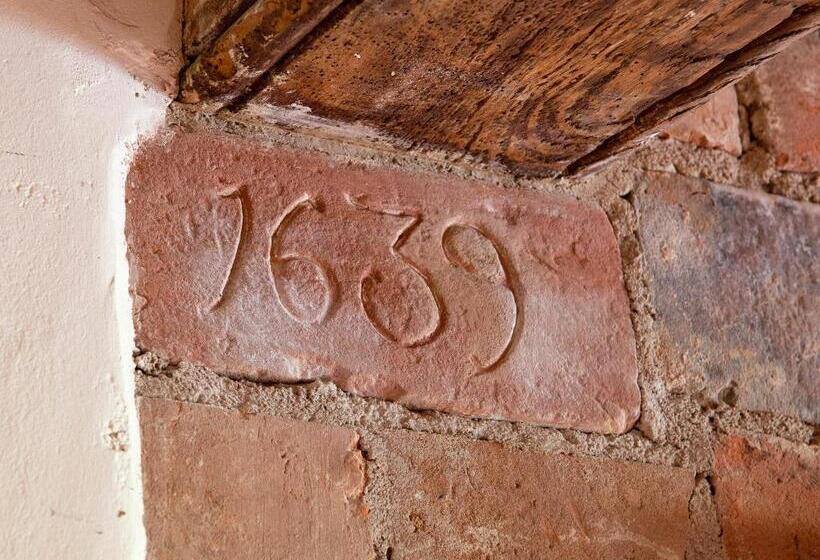 تختخواب و صبحانه The Broad Leys