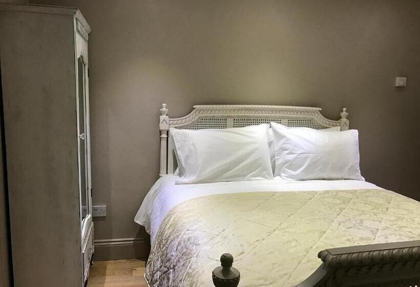 تختخواب و صبحانه The Broad Leys