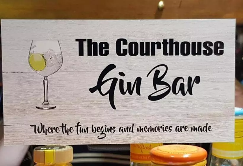 ベッドアンドブレックファースト The Court House Inn