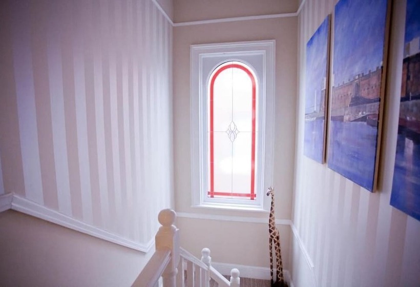 مبيت وإفطار Vale House