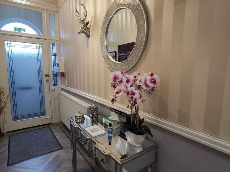 مبيت وإفطار Vale House