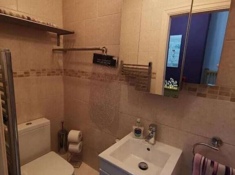 مبيت وإفطار Vale House