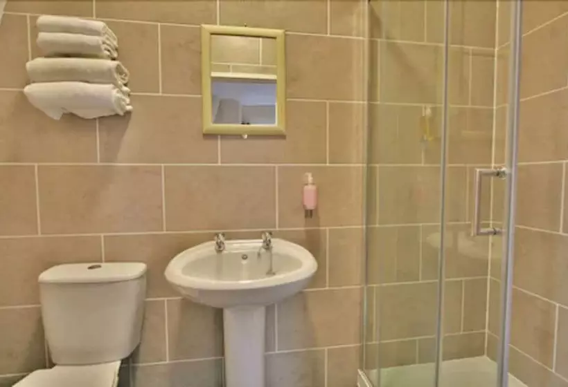 Central Hotel Gloucester By Roomsbooked