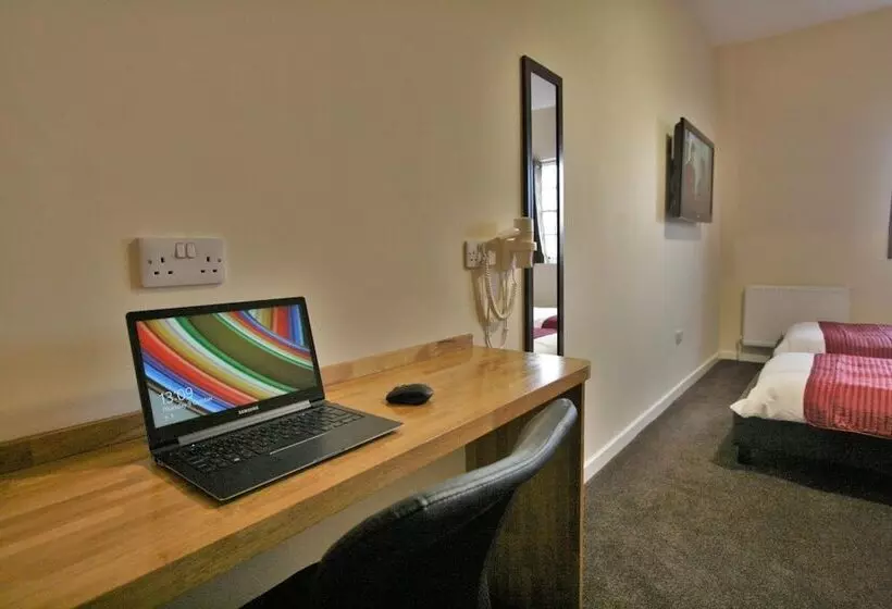 Central Hotel Gloucester By Roomsbooked