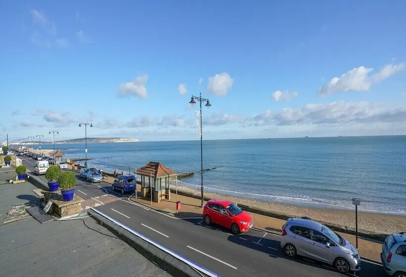 ホテル OYO Shanklin Beach