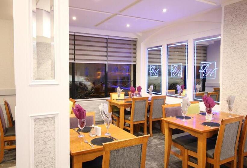 Отель The Royal