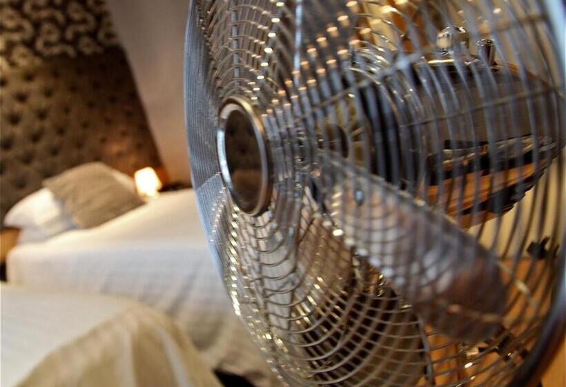 Отель The Royal