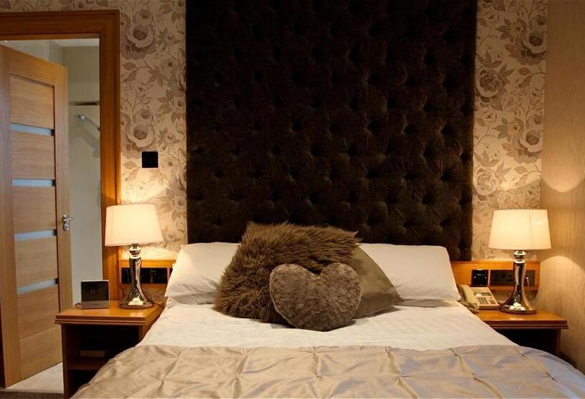 Отель The Royal