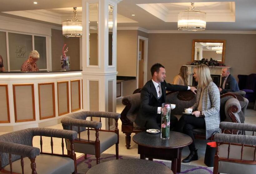 Отель The Royal