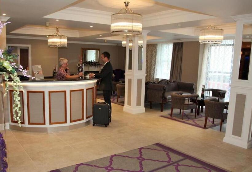 Отель The Royal