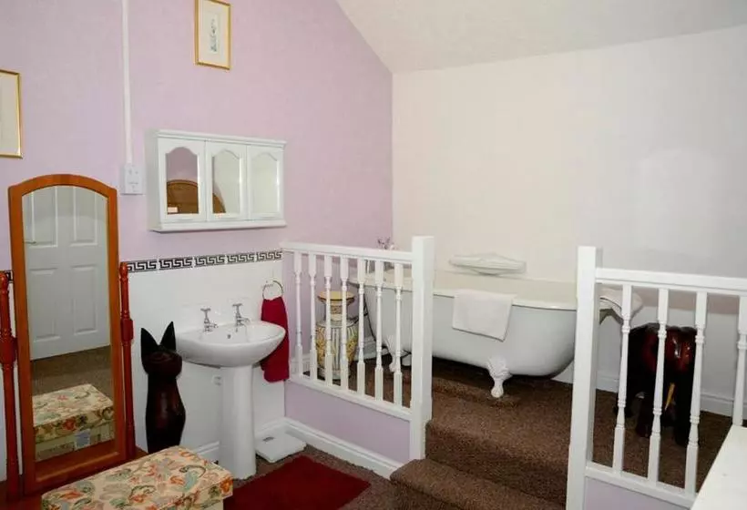 Ladywood House Bed And Breakfast