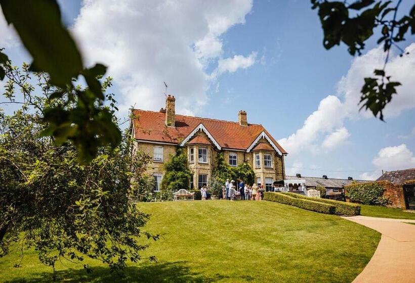 Lodge Farm Bed & Breakfast