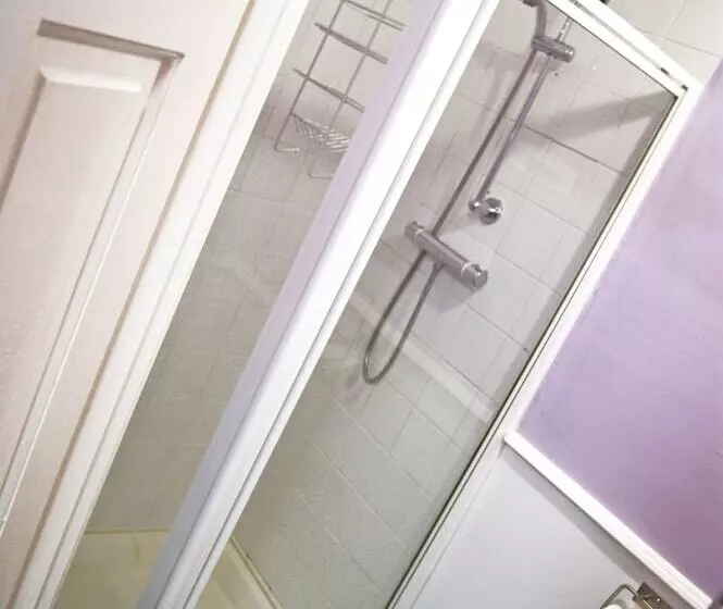 Portrush Holiday Hostel Guesthouse