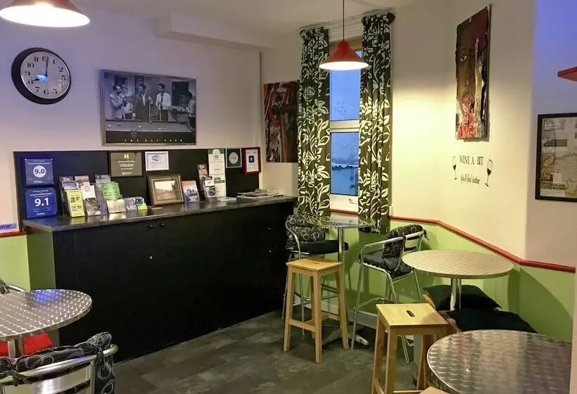 Portrush Holiday Hostel Guesthouse