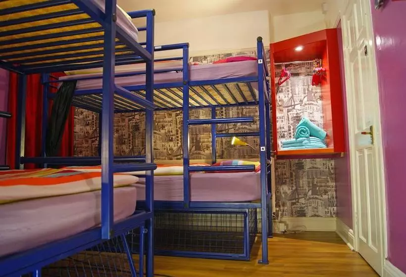 Portrush Holiday Hostel Guesthouse